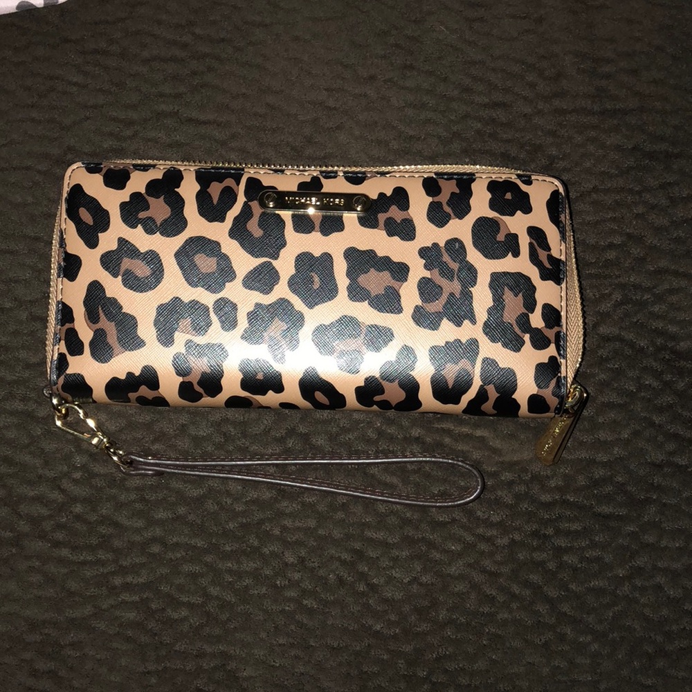 Michael Kors Leopard Print wallet